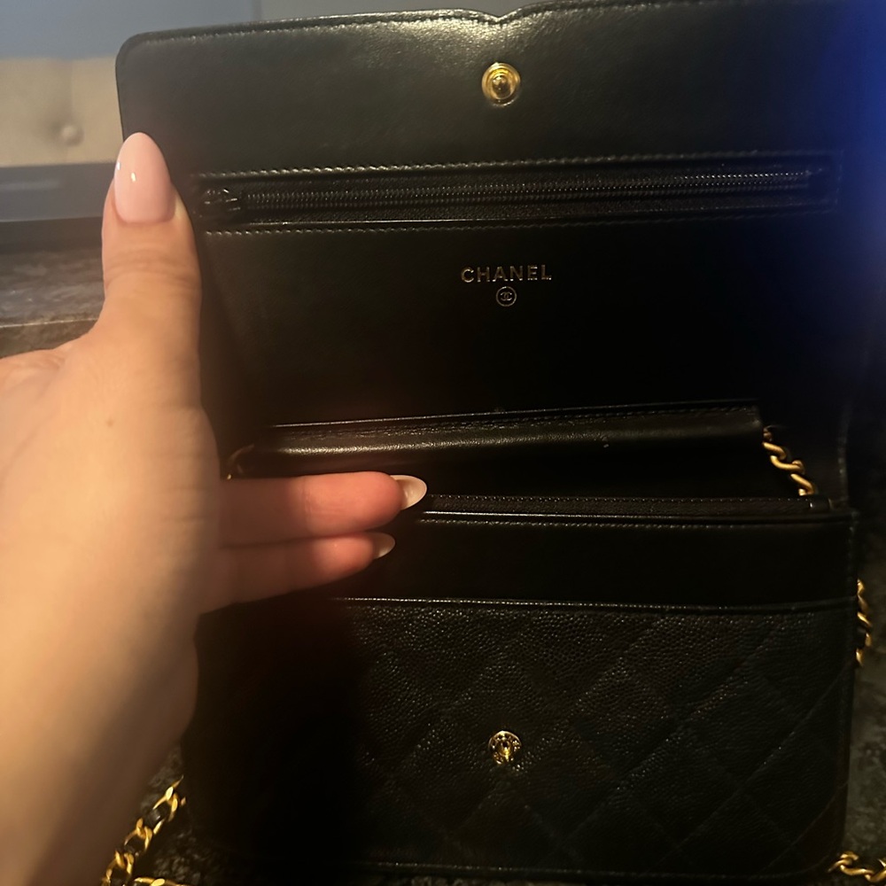 Chanel black crossbody bag - Picture 5 of 10